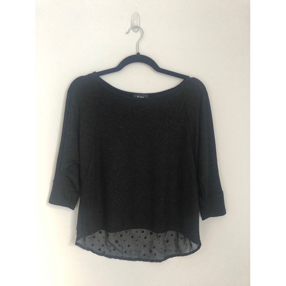 B Wear black top